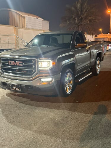 جمس سييرا نظيف اللون الاساسي اسود