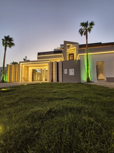 للبيع فيلا فخمه جدا في ام بشر 