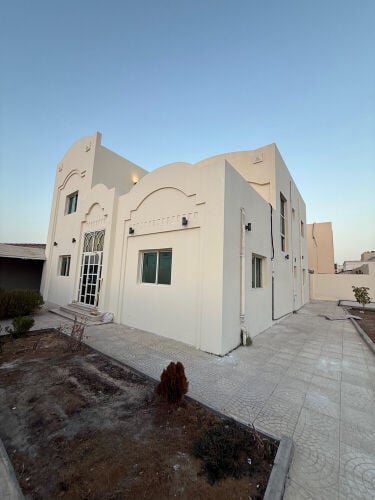 للإيجار فيلا بالوكرة مع ملحق 