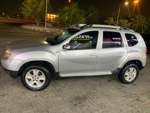 rinaut Duster model 2015 price 9000