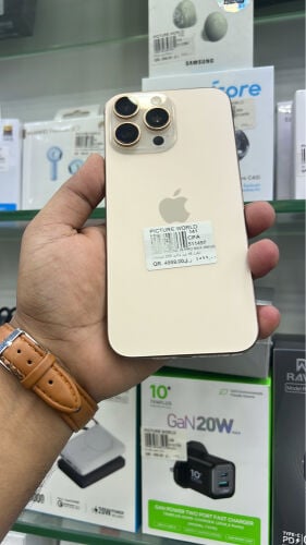 iPhone 16 pro max 256gb good condit