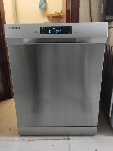 Samsung Dishwasher For sale Clean