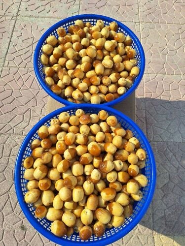 لوز والرطب