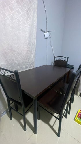 Dinner table for 4people 