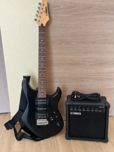 Yamaha Electric Guitar Set