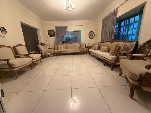 طقم كنب استخدام بسيط
