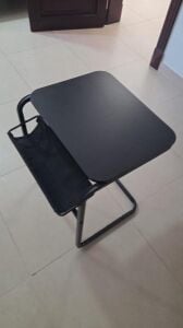 طاولة جانبية سوداء