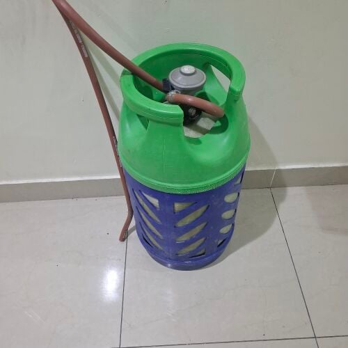Gas Cylinder with regulator pipe