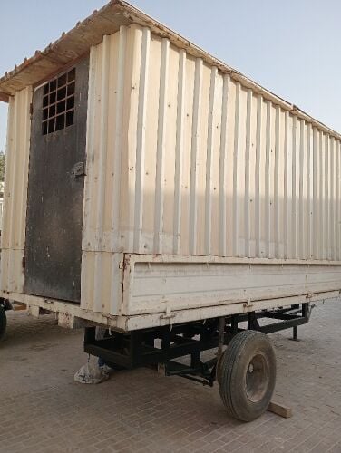 كبائن متحركة.مع تواير بحالة جيدة