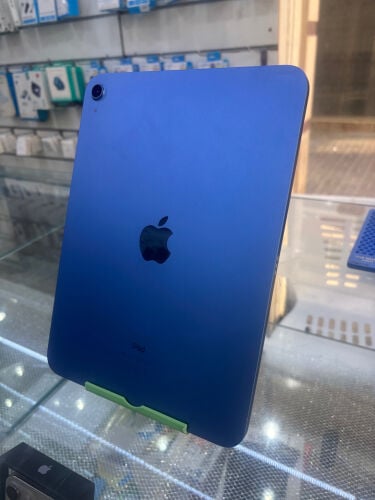 I pad 10 blue 64 gb