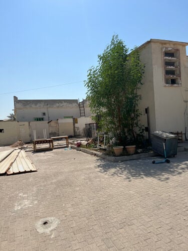 للبيع بيت شعبي   في الذخيره مؤجر