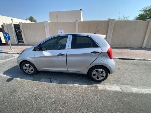 kia picanto 2017 km,one lakh