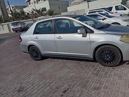 nissan tida2011
