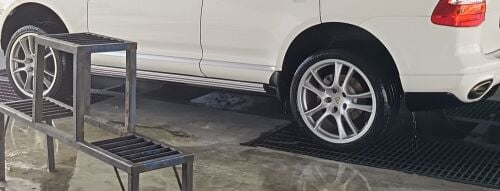 للبيع