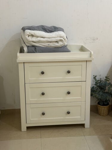 Changing table with drawers For sal