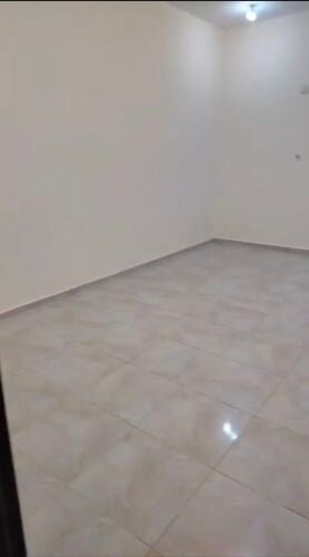 شقةواسعة بعين خالد شاملةبدون عمول