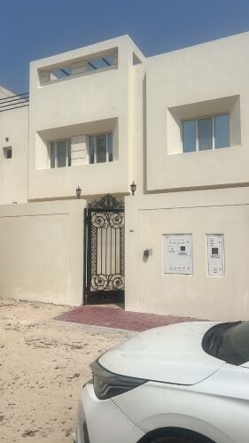فيلا للايجار في الهلال