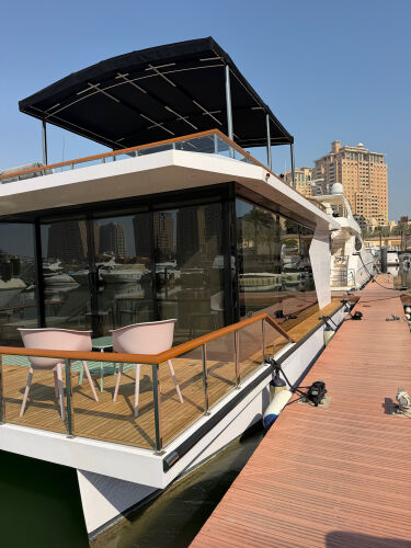 house boat