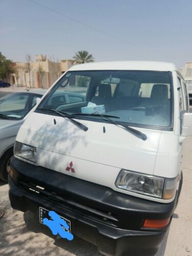 Mitsubishi L300