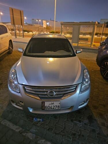 Altima in excellent condition 2010