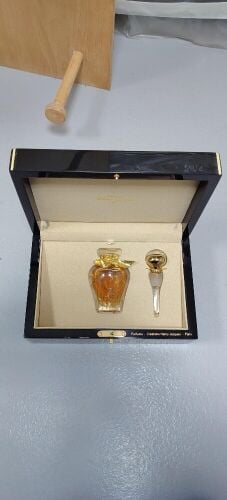 Perfums  by HENRY JACQUES