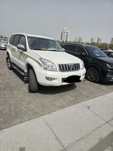 • 2009 Toyota Prado.