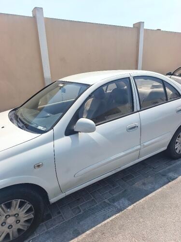 Nissan Sunny 2011