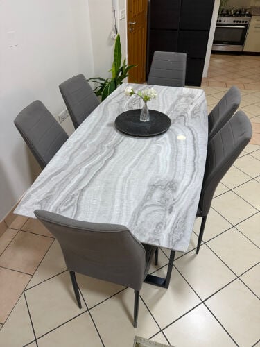طاولة طعام مع 6 كراسي للبيع 