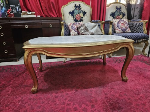 طاولة رخام جديدة