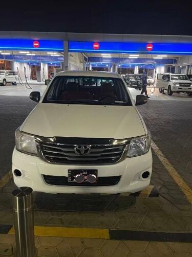 Hilux 2012 .  Call 31264300