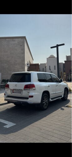 لكزس ال اكس٥٧٠