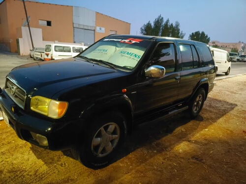 Nissan pathfinder 