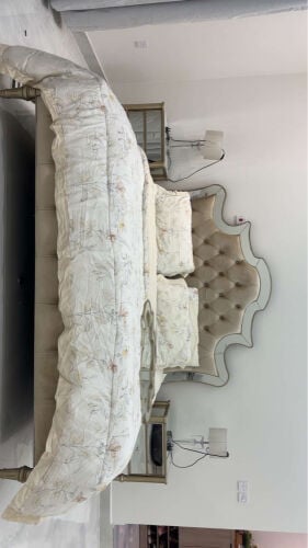 Bed with 2 nightstands
