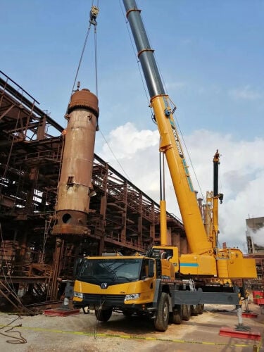 220 Ton Mobile Crane available 