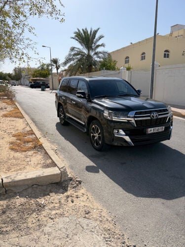 land cruiser grand touring2021