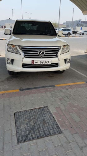 للبيع لكزس وكالة.   