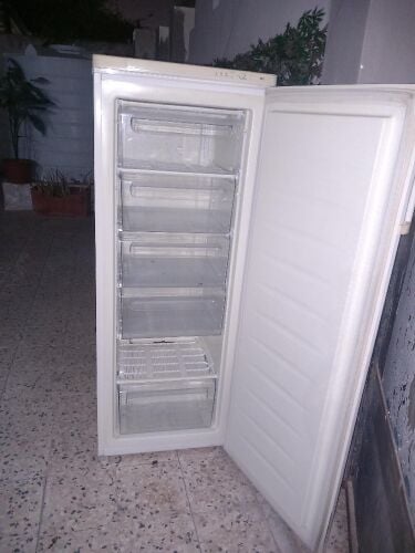 عندي ثلاجة فريزر