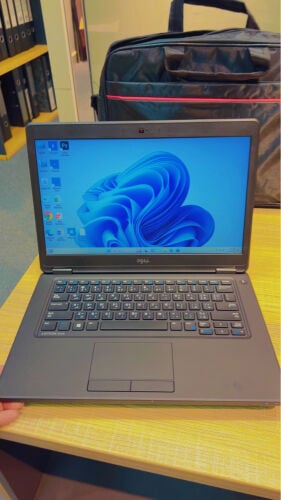 Dell Cor i7 8gb ram 256gbssd