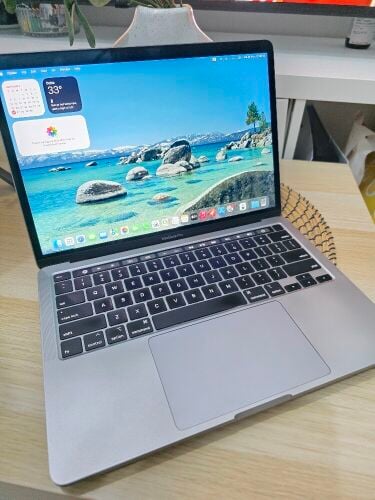 32/1TB 13" Macbook Pro i7 20202