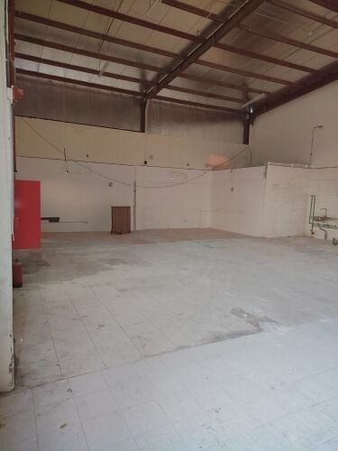store for rent