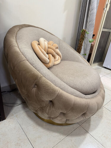 Elegant Round Single Sofa