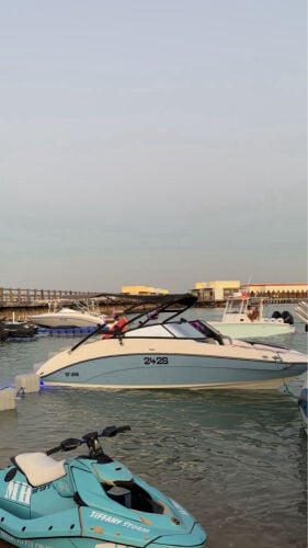 جت بوت ١٢ راكب 
