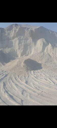 لدينا رمل مغسول من المعمل مباشر