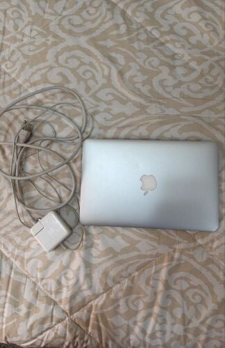 MackBook Air 11-inch Mid 2013 -Used
