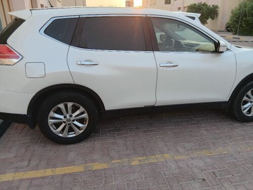 Nissan X-Trail, white; engine, tr