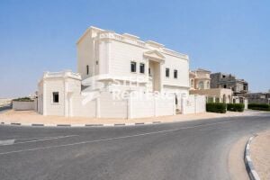 10BR Villa with Majlis in Umm Qarn