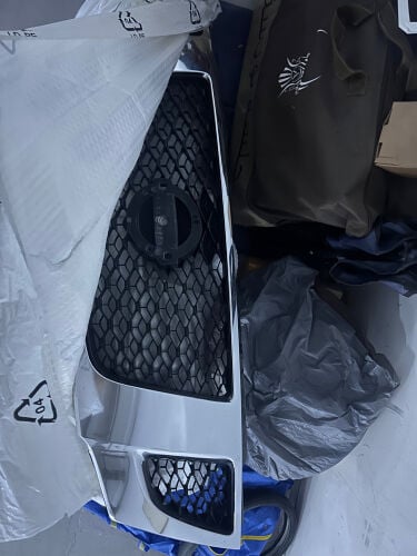 Nissan patrol grill ORIGINAL
