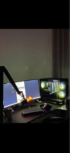 للبيع بيسي معا اغراضه