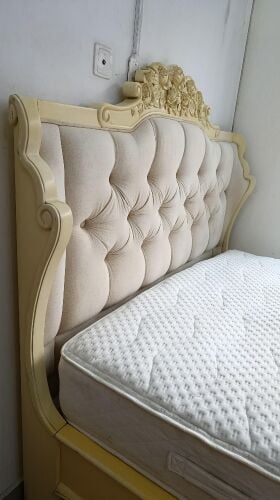 Queen size bed with mattress for sa