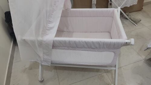 سرير اطفال شبه جديد